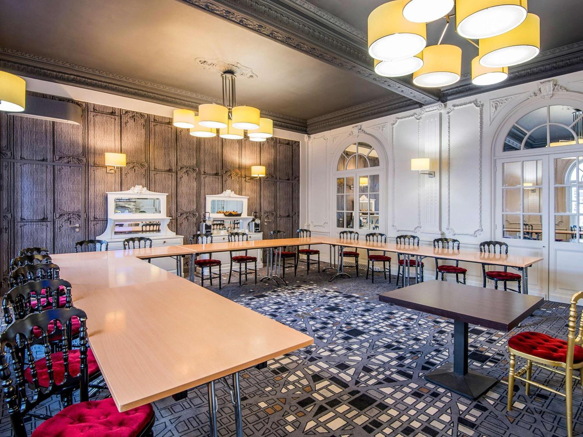 Hotel Mercure Rodez Cathedrale Экстерьер фото